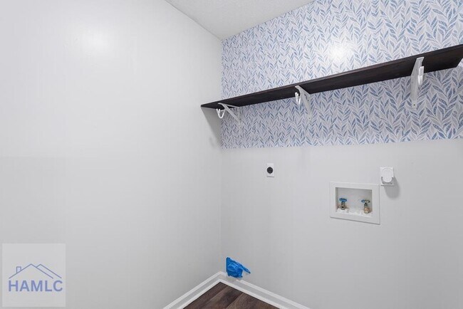 Building Photo - 22 Avocet Way