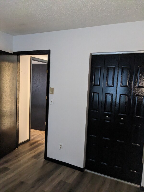 Building Photo - 300 Hopp Ave