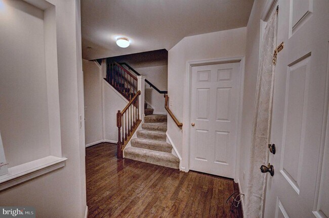 Building Photo - 3627 Madison Ln