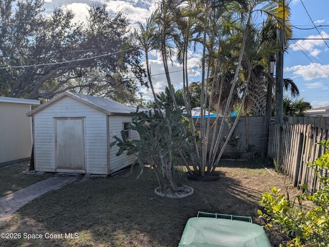 Building Photo - 2050 N Shannon Ave