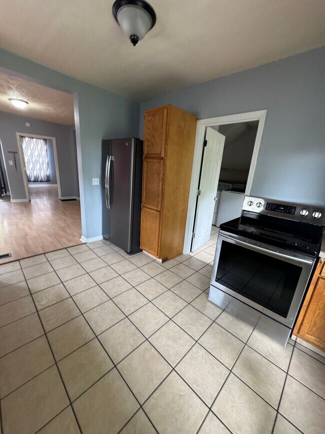 Building Photo - North East Grand Rapids 3Bed 1Bath