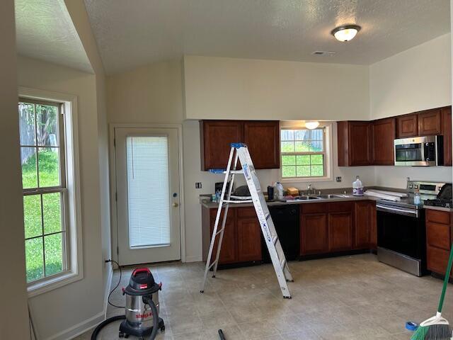 Building Photo - 220 White Oak Trace