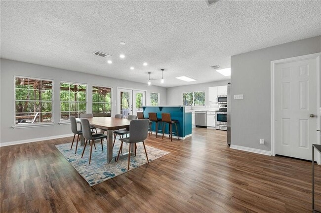 Building Photo - 7419 Pusch Ridge Loop