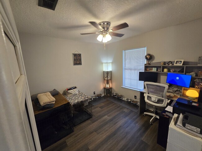 Building Photo - 130 Dellwood Pl
