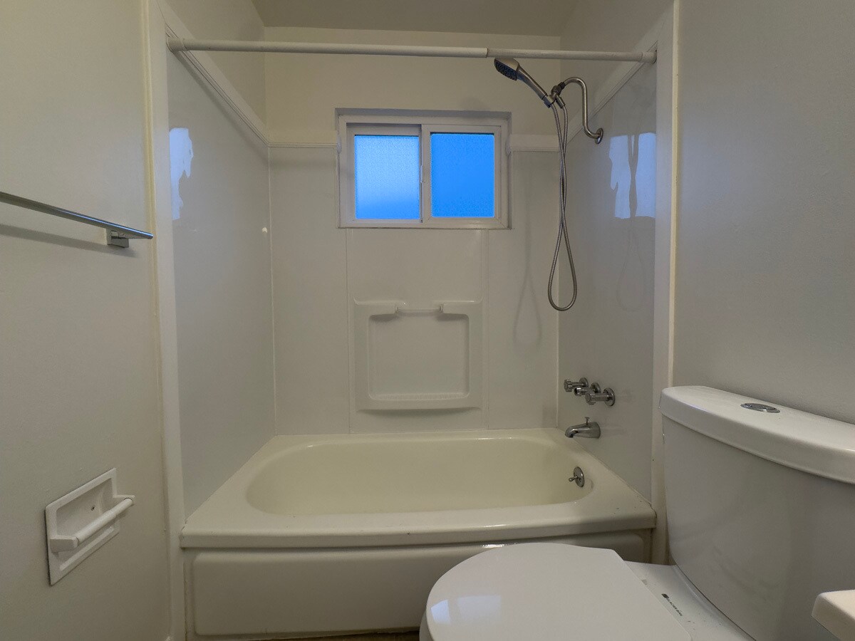 Building Photo - 6501 Raymond St