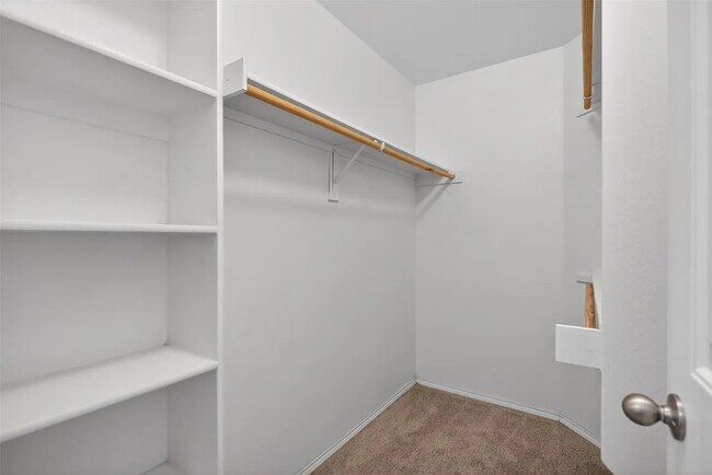 Building Photo - 416 Azalea Dr