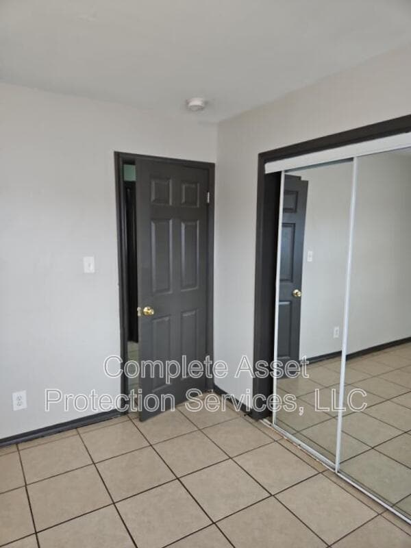 Building Photo - 3707 S Liverpool Rd