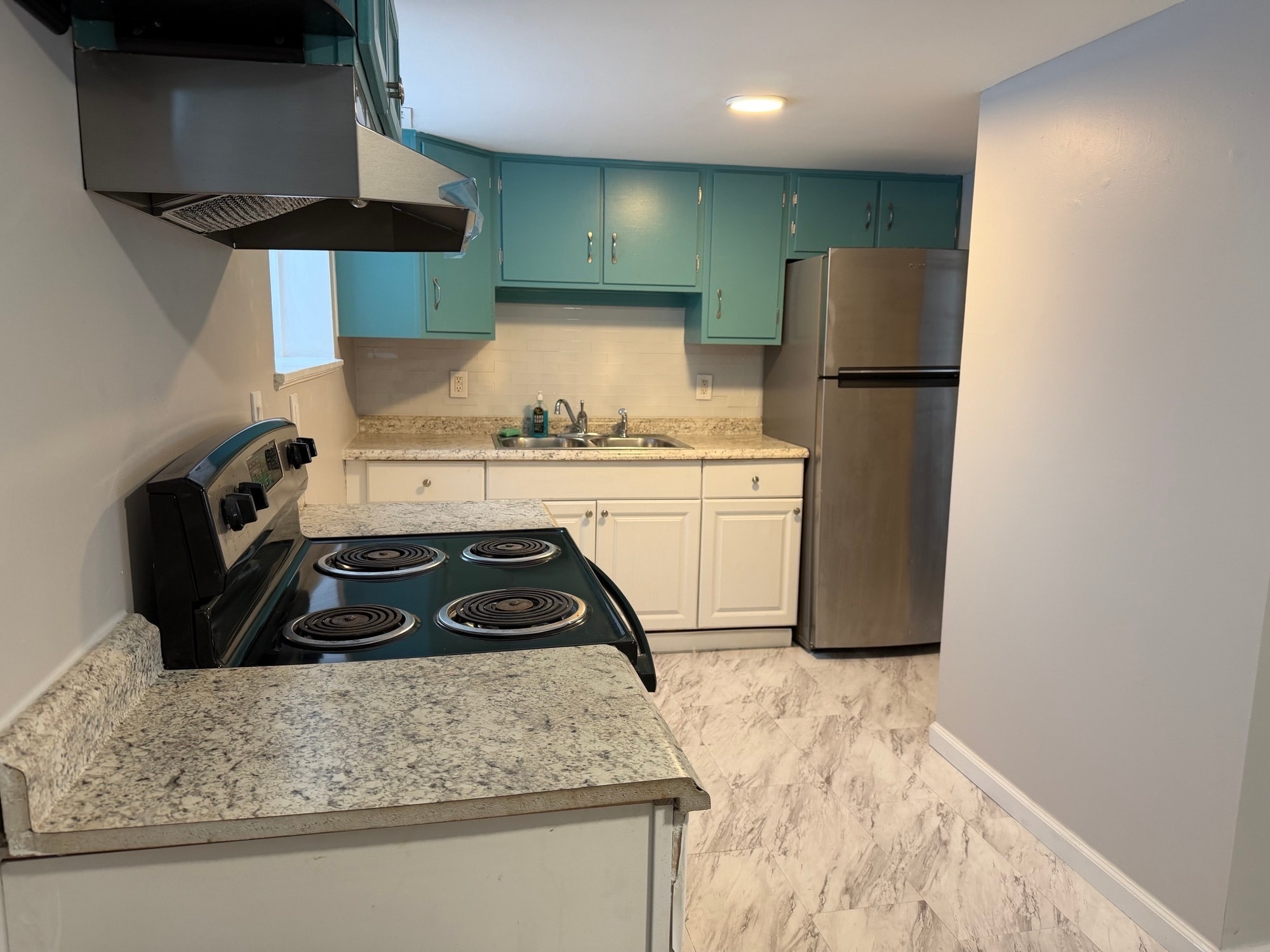 Building Photo - 235 Argus Dr