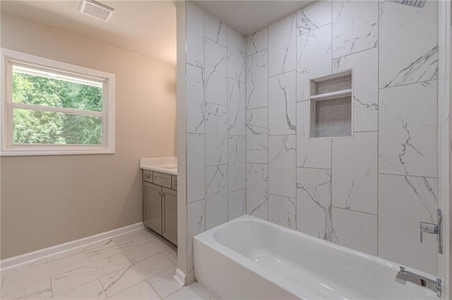 Building Photo - 1624 Dodson Dr SW