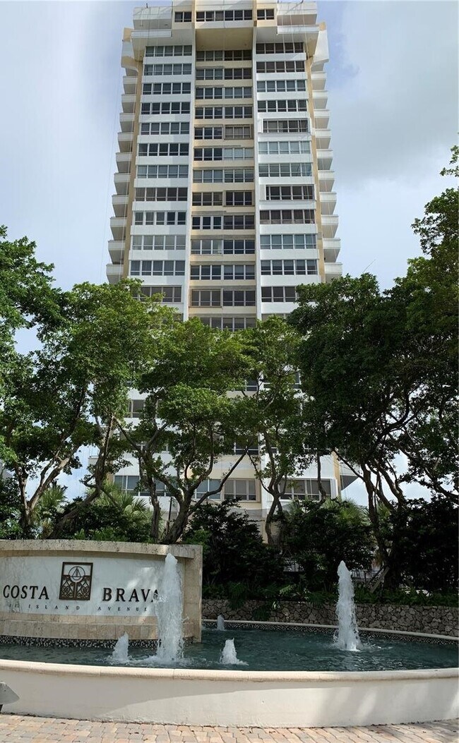 Building Photo - 11 Island Ave