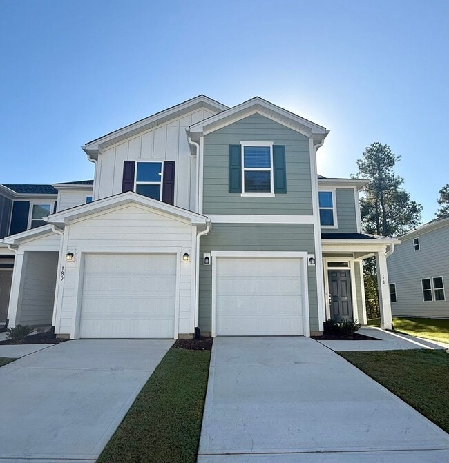 Building Photo - Three bedroom, 2.5 bath townhome in Mebane...
