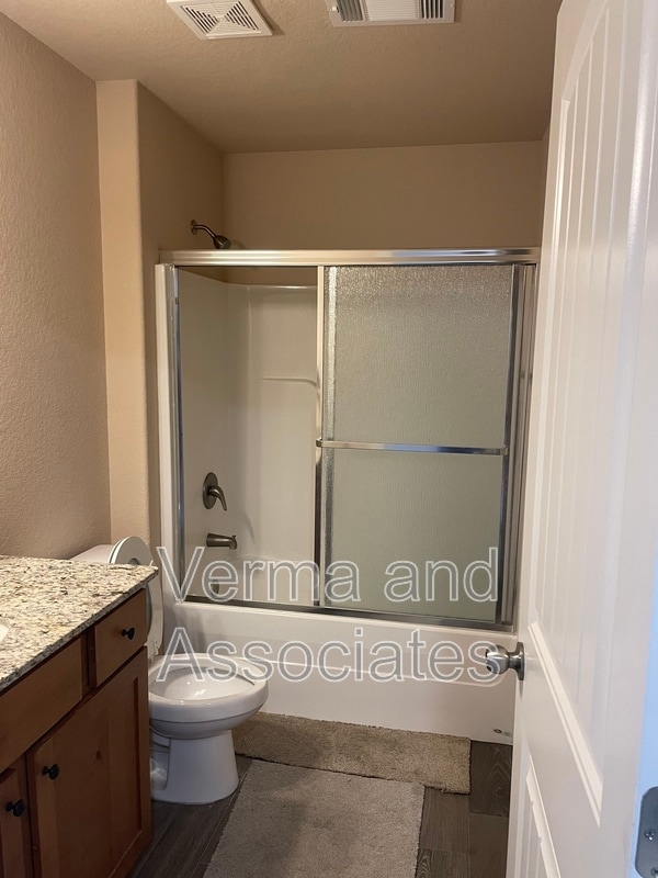 Building Photo - 463 Barbet Dr