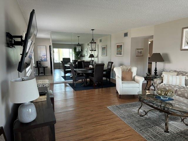 Building Photo - 2405 Franciscan Dr