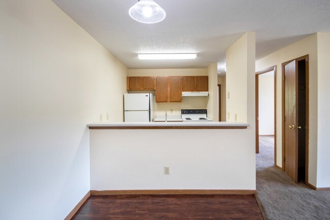 Kitchen - Red Oak 48-Unit (City View Apartments)