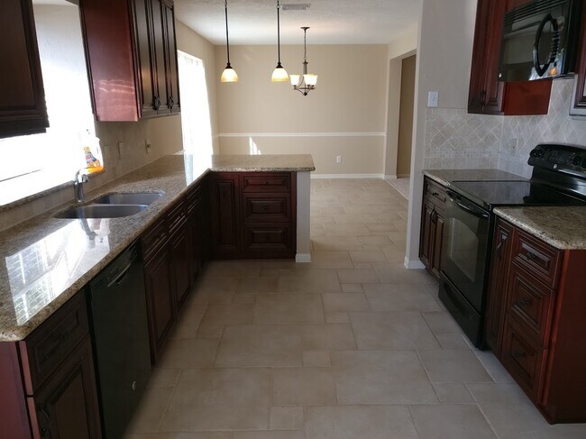 Building Photo - 4219 Margate Dr