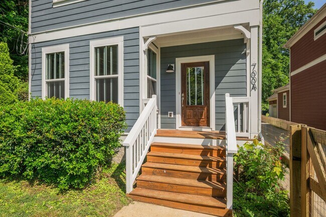 Building Photo - Beautiful 3-bed, 2.5-bath home offering 2,003 sq ft in the heart of East Nashville