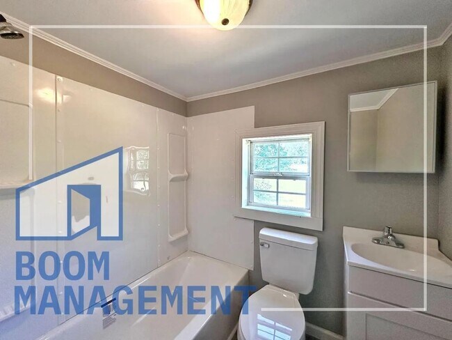 Building Photo - 1867 Warrenton Rd