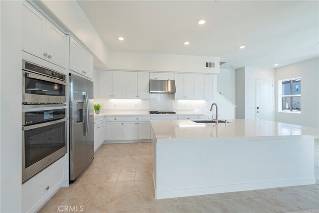 Building Photo - 121 Baluster