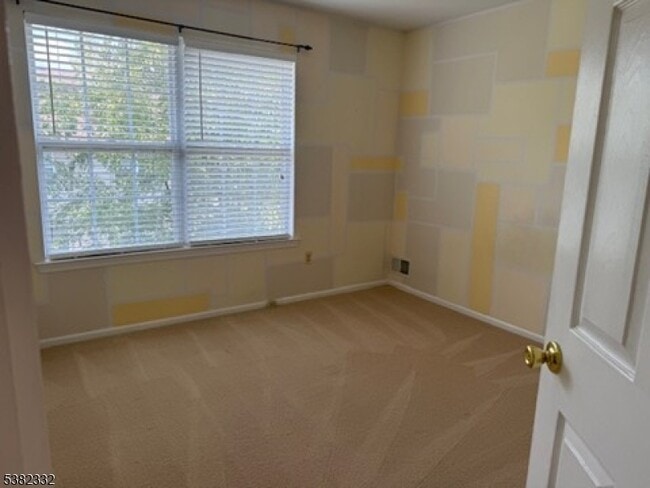 Building Photo - 8 Bateman Way