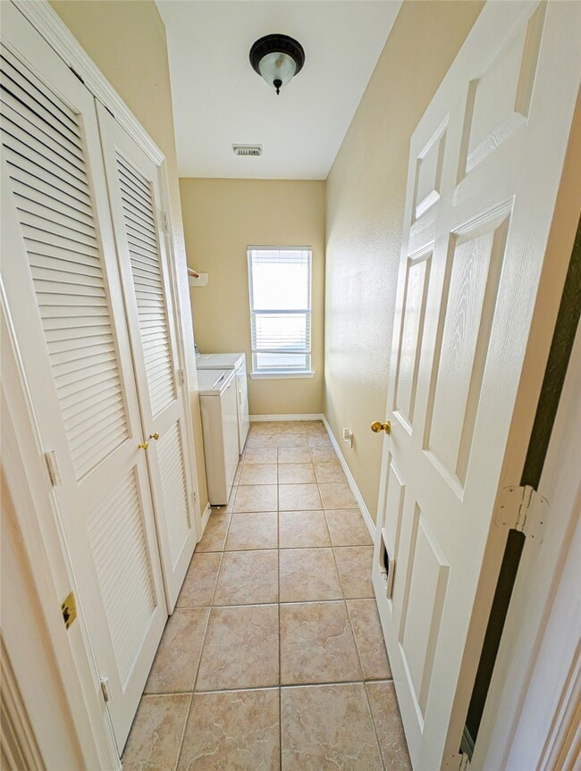 Building Photo - 21335 Sweet Grass Ln