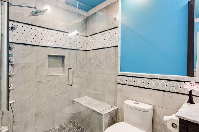 Building Photo - 8900 Carroll Manor Dr