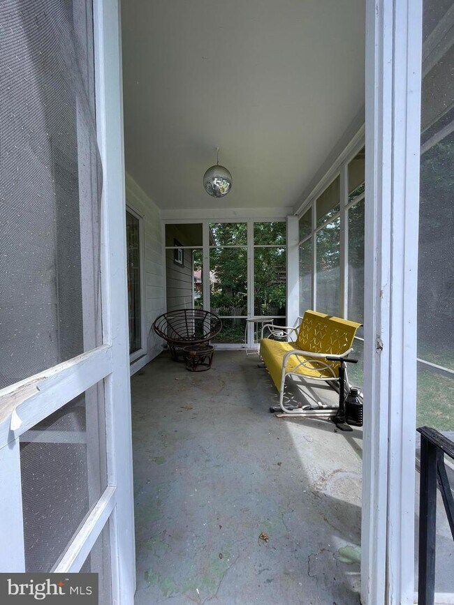 Building Photo - 107 Oak Terrace