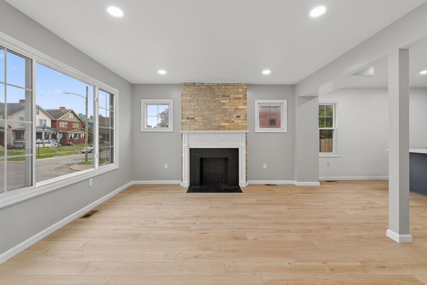 Building Photo - 1123-1125 S Ohio Ave