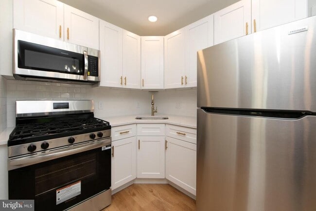 Building Photo - 32 Willis Ave