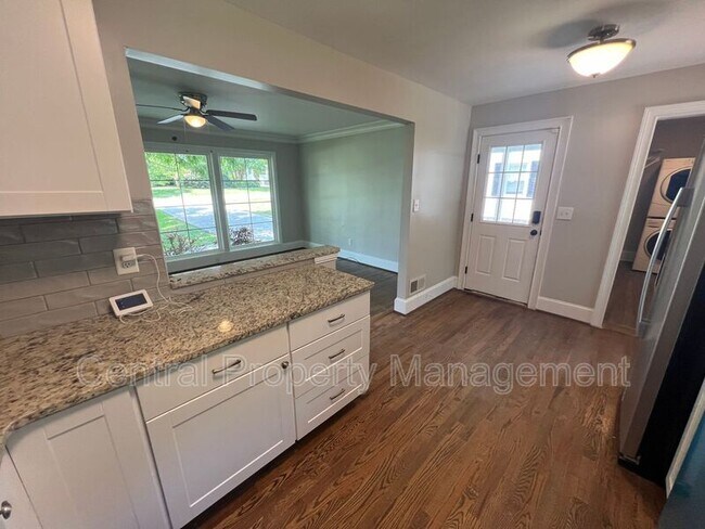 Building Photo - 32 N Garden Cir