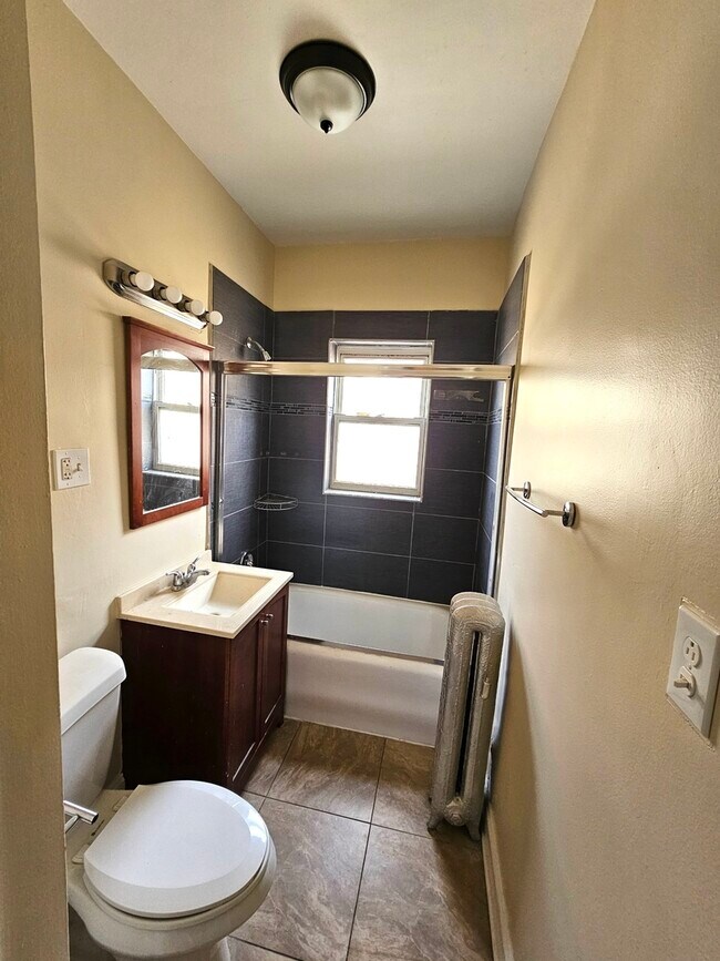 Building Photo - 4821 N Springfield Ave