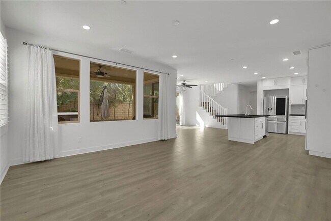 Building Photo - 30 Lilac