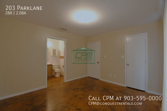 Building Photo - 203 Parklane-