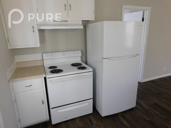 Building Photo - $200 Visa gift card with approved lease!