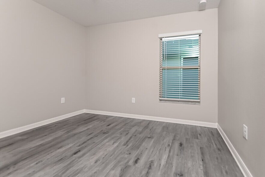 Building Photo - 10009 Rose Petal Pl