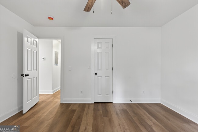 Building Photo - 491 Vine St