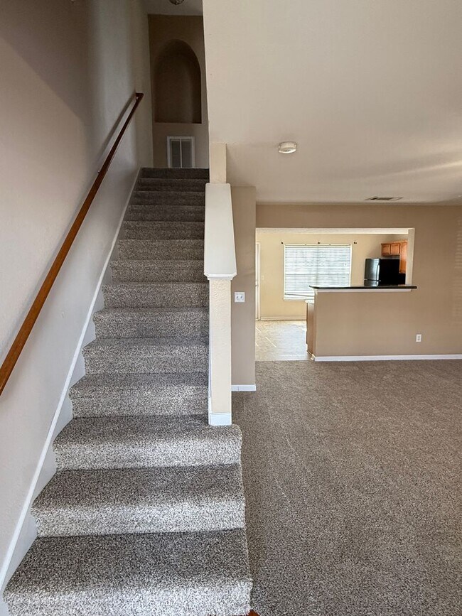 Building Photo - Perfect For Roommates!