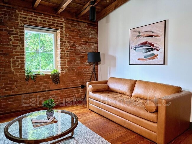 Building Photo - 437 W Grant St