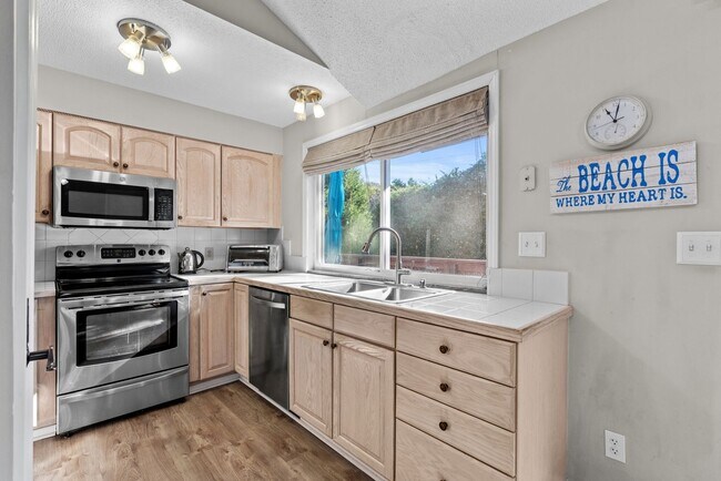Building Photo - All Inclusive Winter Rental Single Family ...