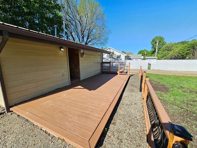 Building Photo - 10202 White Birch Ln