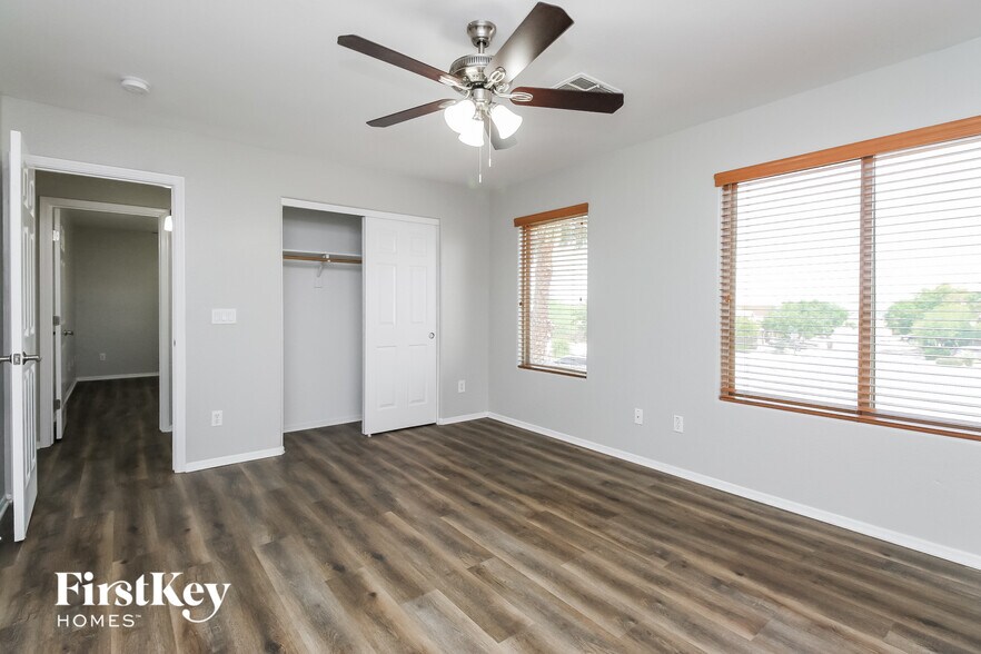 Building Photo - 29010 N Cactus Cir