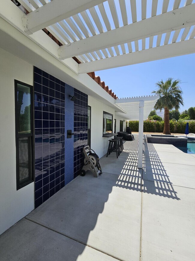 Building Photo - 72278 Barbara Dr