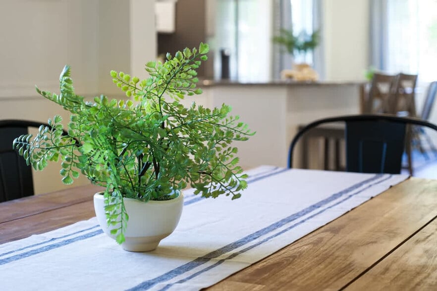 Building Photo - 729 E State St