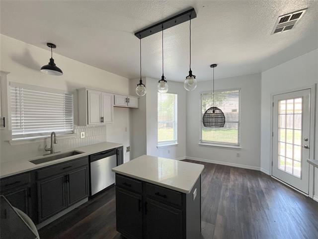 Building Photo - 741 Willow Crest Dr