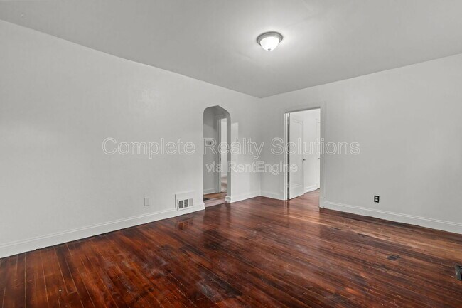 Building Photo - 147 Chambers Rd