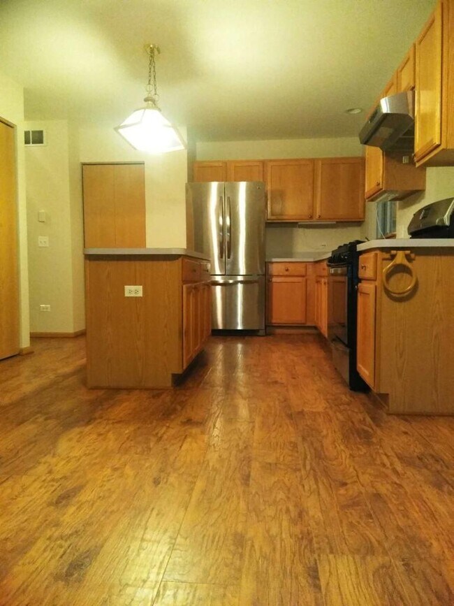 Building Photo - 2623 Discovery Dr