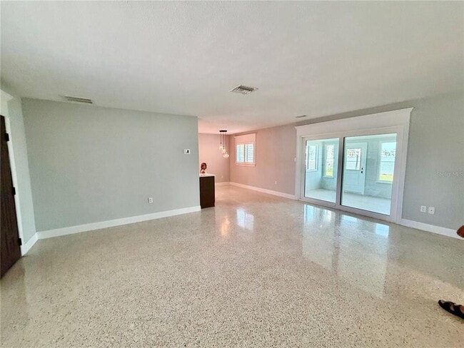 Building Photo - 17045 Dolphin Dr