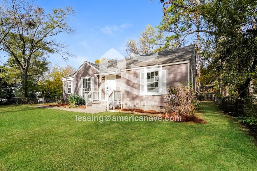 Building Photo - 522 Woodbury Rd