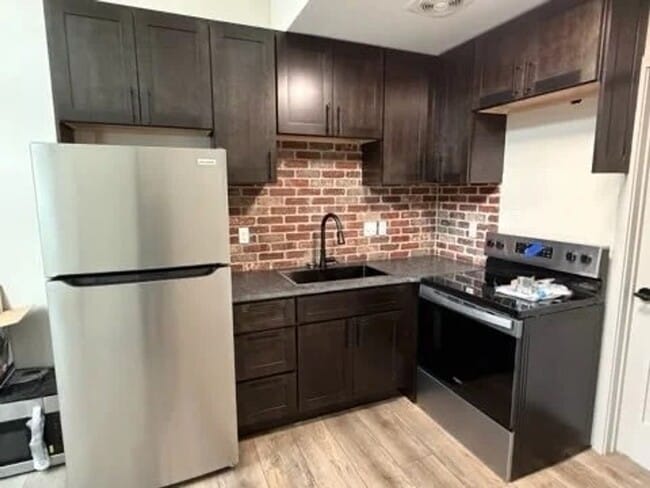 Building Photo - Steel Hollow Cottage Community