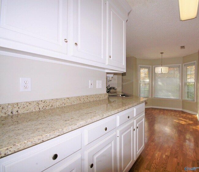 Building Photo - 115 Markum Ln