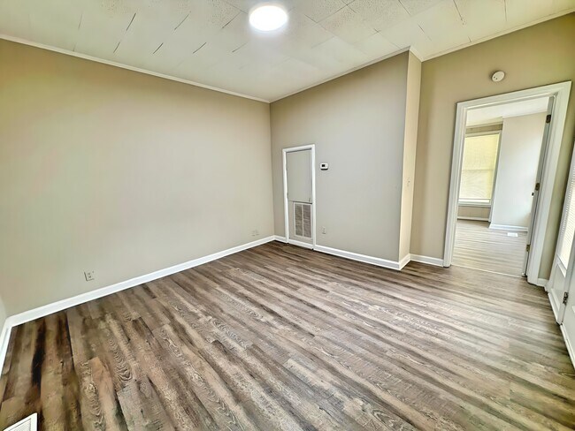Building Photo - 5504 Beulah Ave